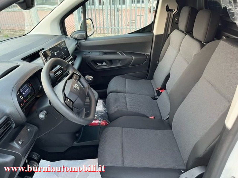 Toyota Proace City nuova a Milano (7)