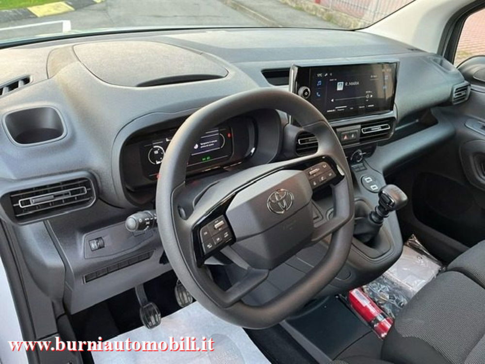 Toyota Proace City nuova a Milano (8)