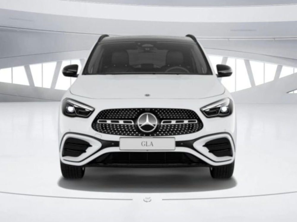 Mercedes-Benz GLA SUV nuova a Verona (3)