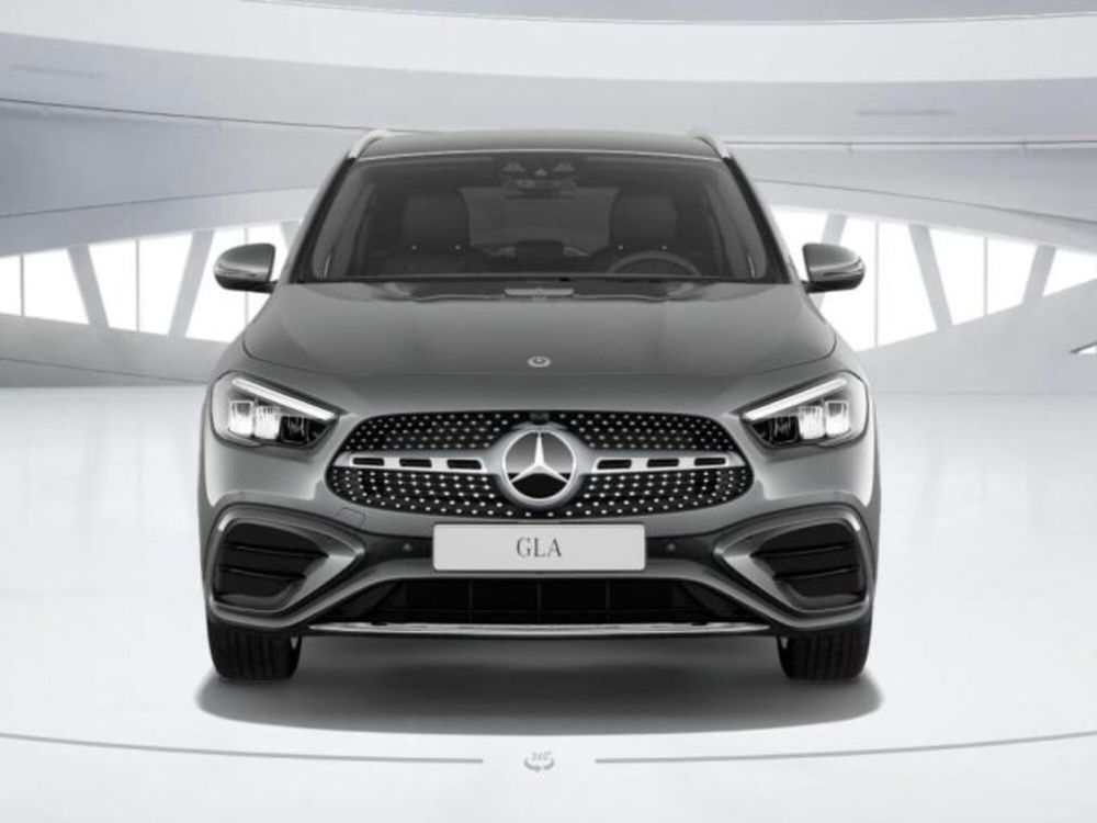 Mercedes-Benz GLA SUV nuova a Verona (3)