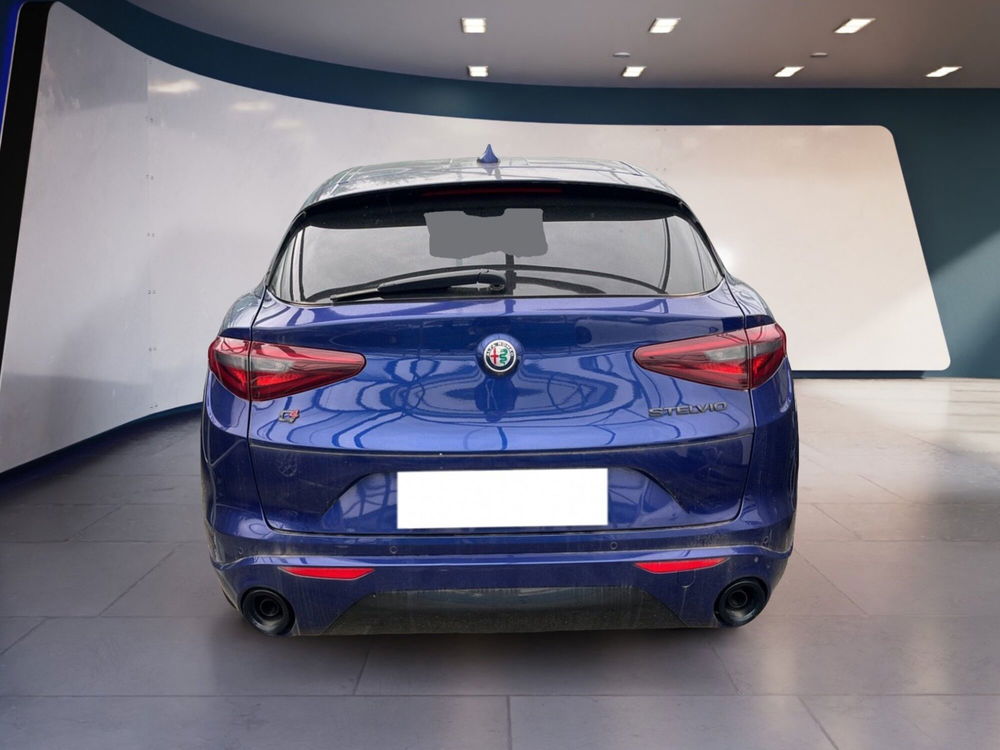 Alfa Romeo Stelvio usata a Torino (4)