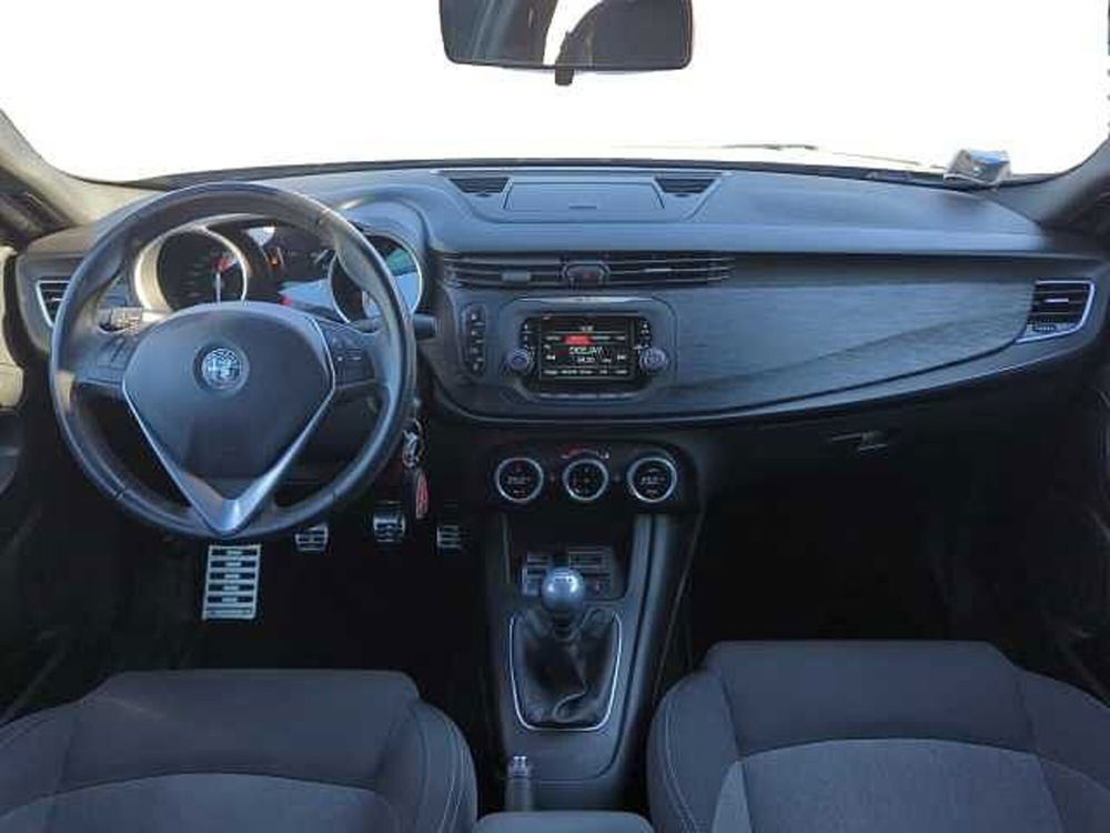 Alfa Romeo Giulietta usata a Treviso (8)