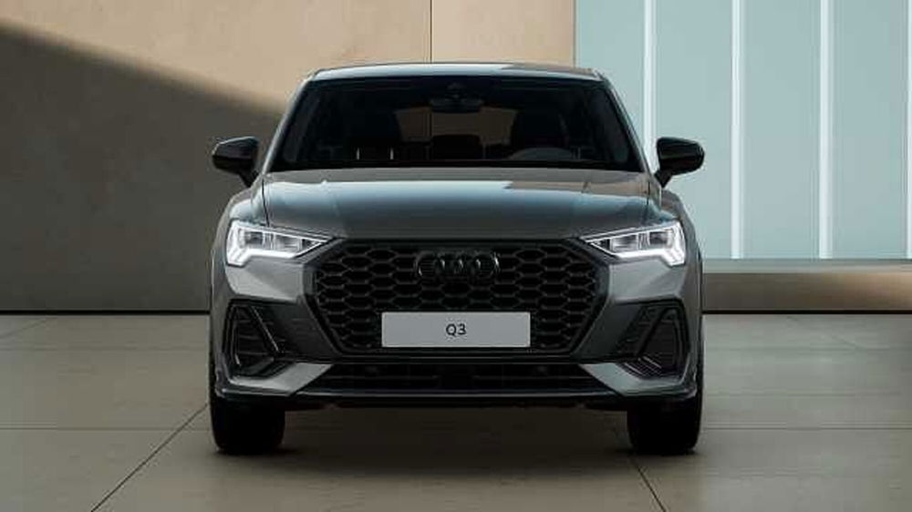 Audi Q3 Sportback nuova a Varese (2)