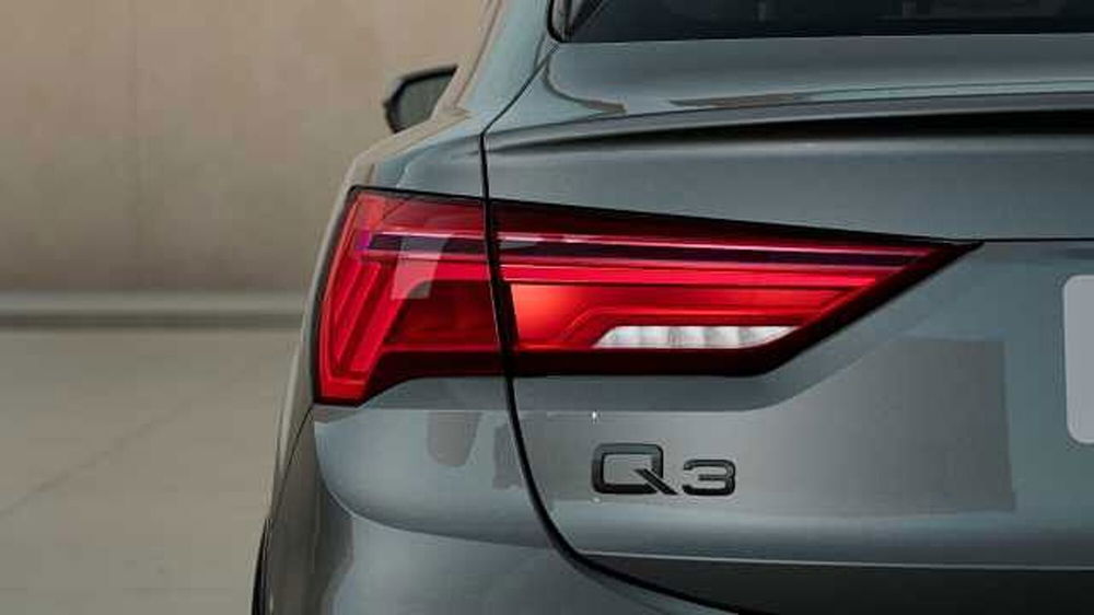 Audi Q3 Sportback nuova a Varese (8)