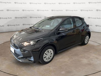 Toyota Yaris 1.5 Hybrid 5 porte Active  nuova a Albano Vercellese