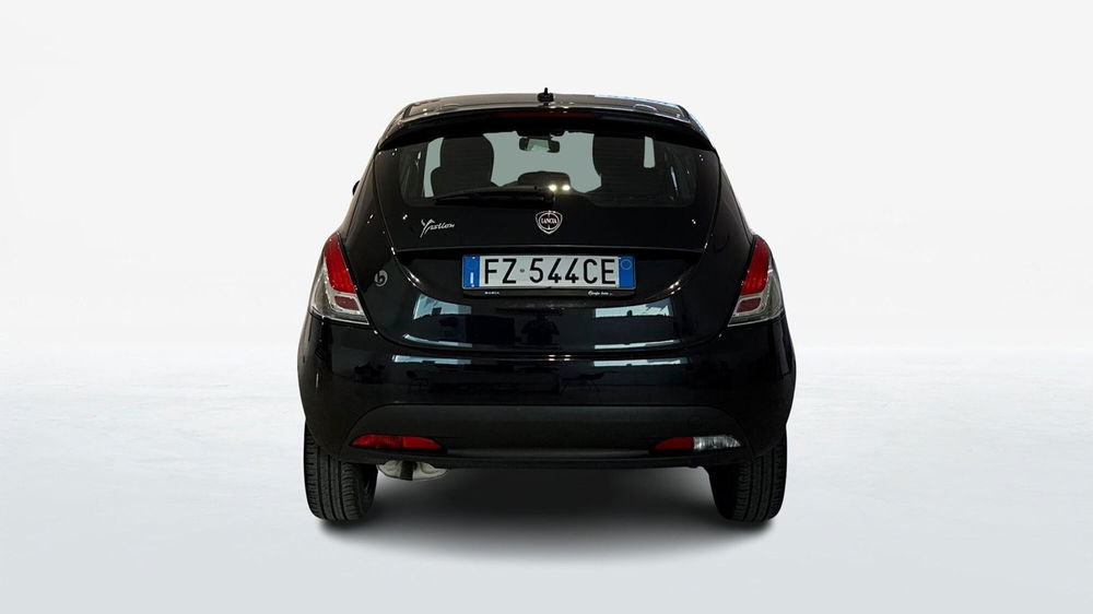 Lancia Ypsilon usata a Viterbo (4)