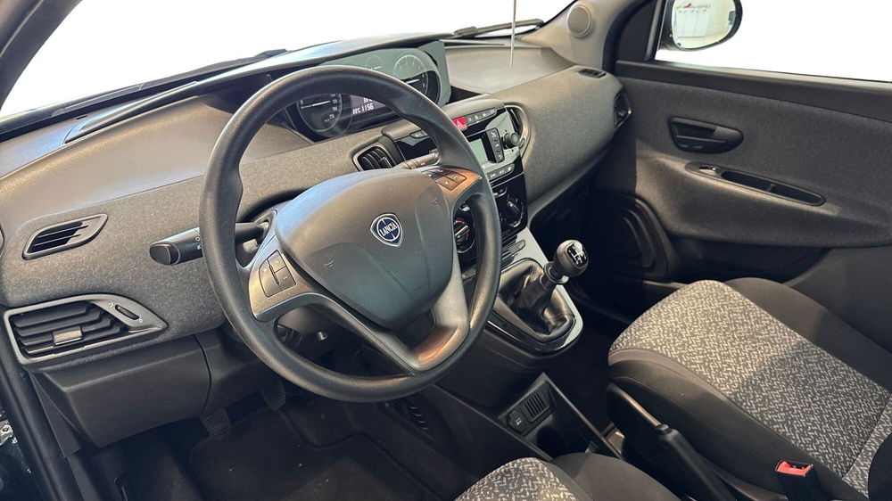 Lancia Ypsilon usata a Viterbo (7)