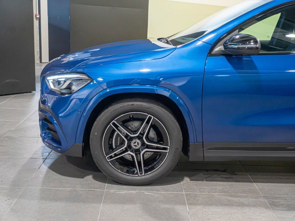 Mercedes-Benz GLA SUV nuova a Macerata (4)