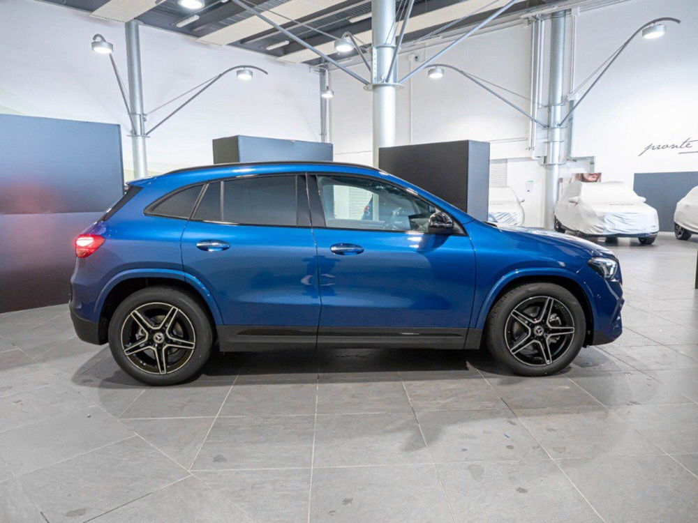 Mercedes-Benz GLA SUV nuova a Macerata (9)