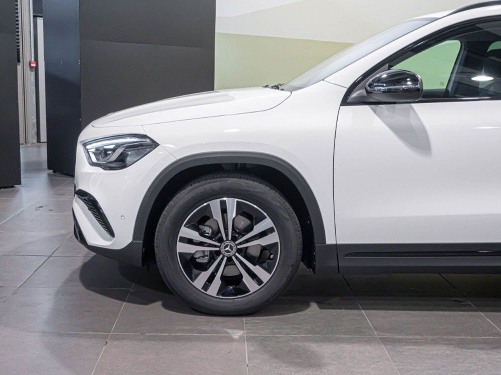 Mercedes-Benz GLA SUV nuova a Ancona (4)