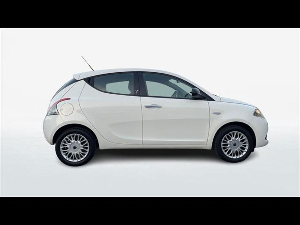 Lancia Ypsilon usata a Parma (4)