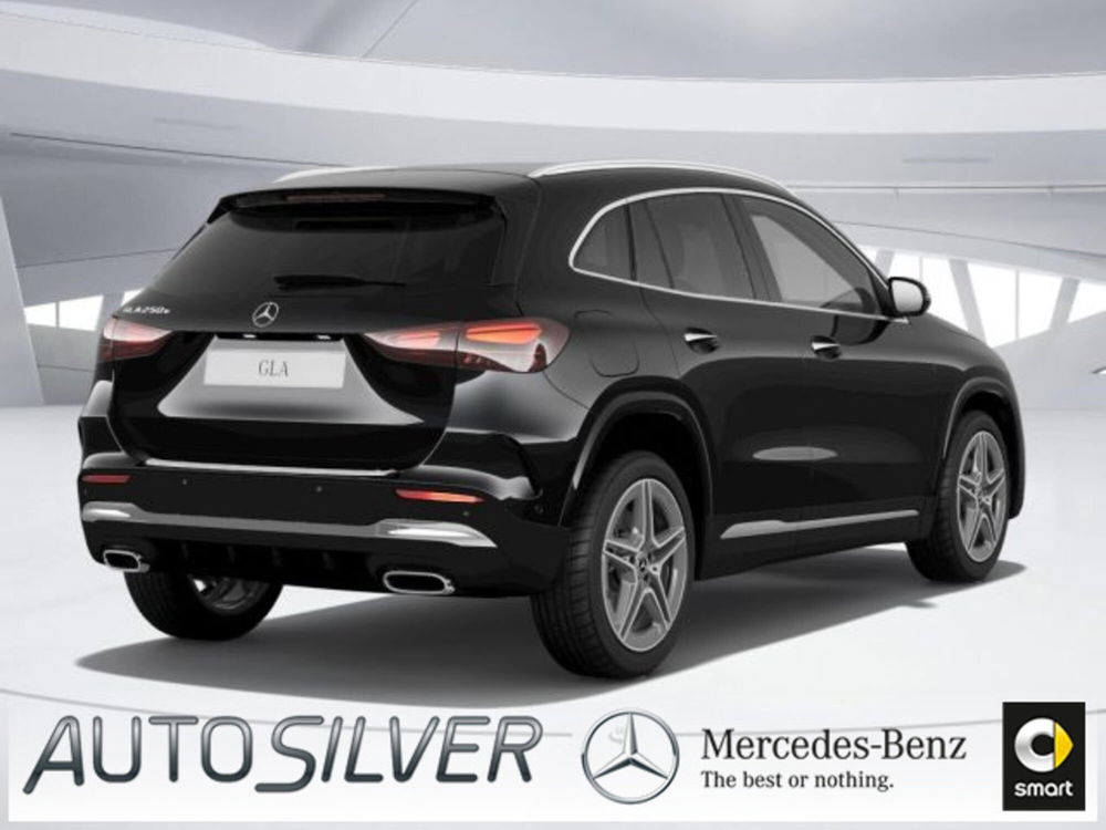 Mercedes-Benz GLA SUV nuova a Verona (2)