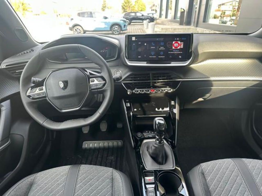 Peugeot 2008 nuova a Salerno (13)