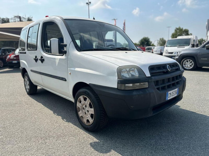 Fiat Dobl&ograve; 1.2i cat Actual  del 2004 usata a Torino