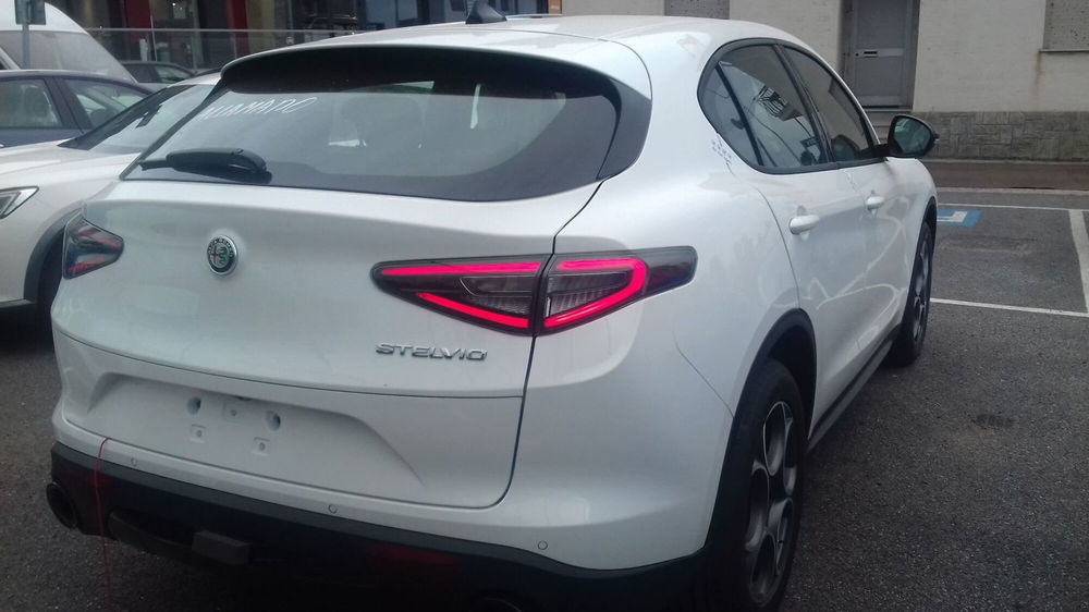 Alfa Romeo Stelvio nuova a Torino (3)