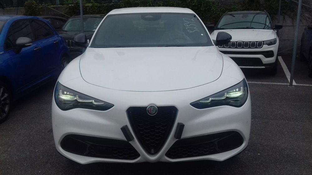 Alfa Romeo Stelvio nuova a Torino (5)