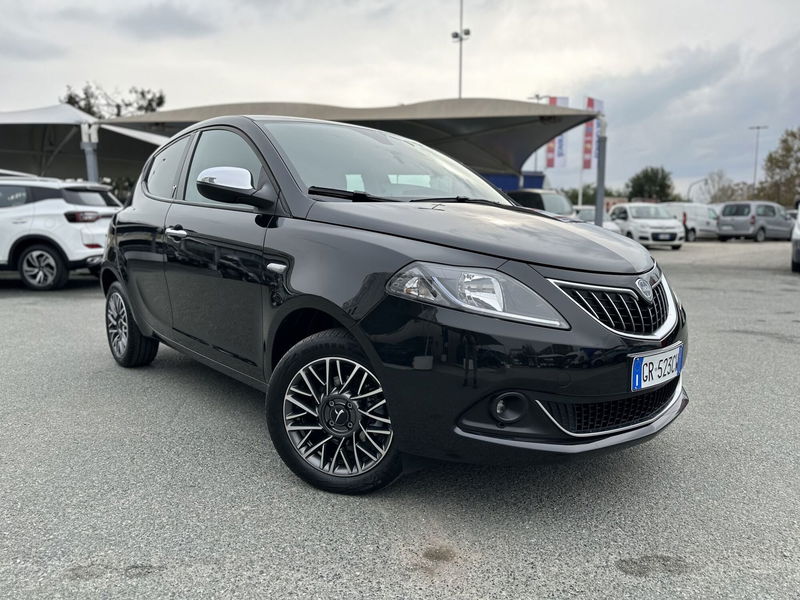 Lancia Ypsilon 1.0 FireFly 5 porte S&amp;S Hybrid Gold Plus del 2023 usata a Torino