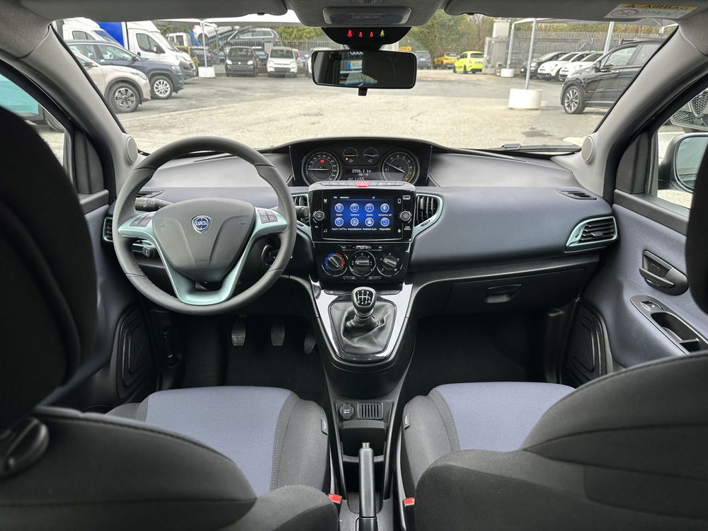 Lancia Ypsilon usata a Torino (14)