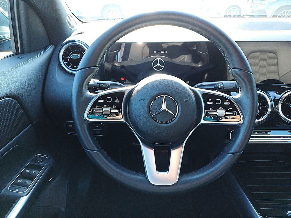 Mercedes-Benz GLA SUV usata a Genova (16)