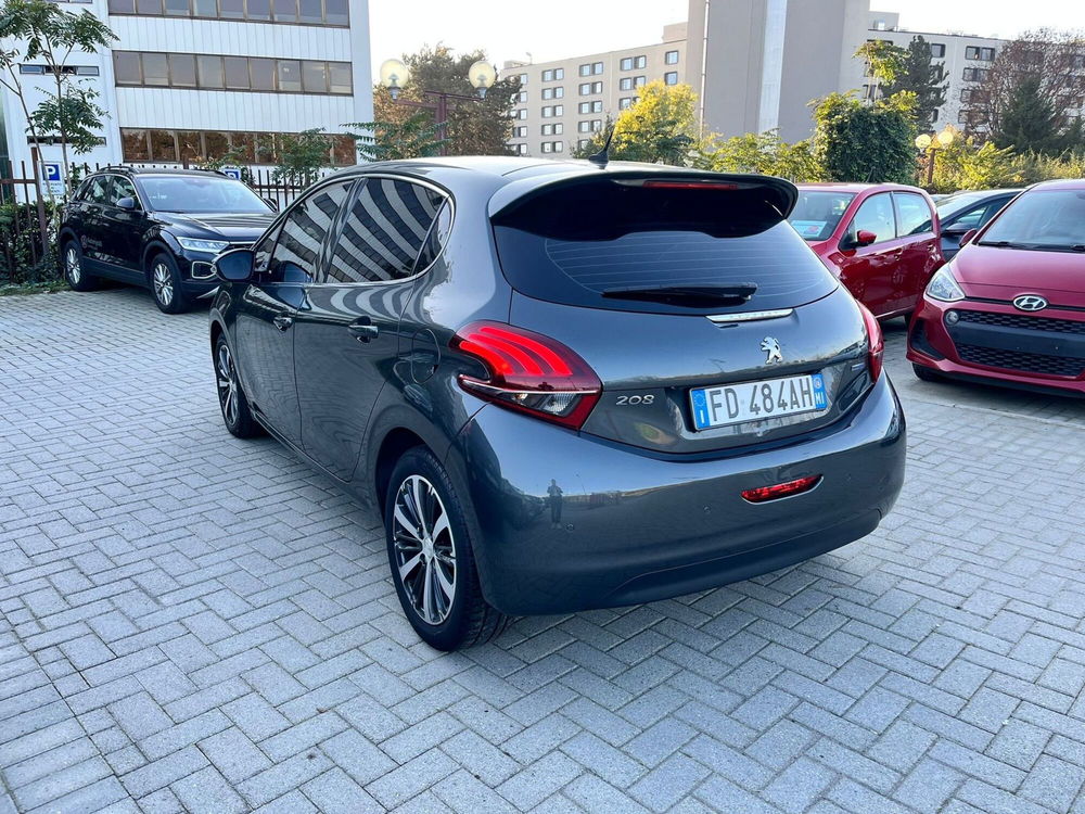 Peugeot 208 usata a Milano (6)