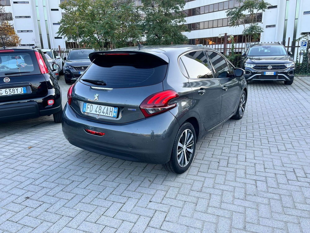 Peugeot 208 usata a Milano (7)