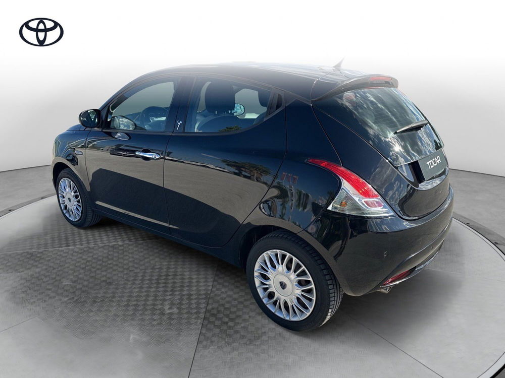 Lancia Ypsilon usata a Siracusa (4)