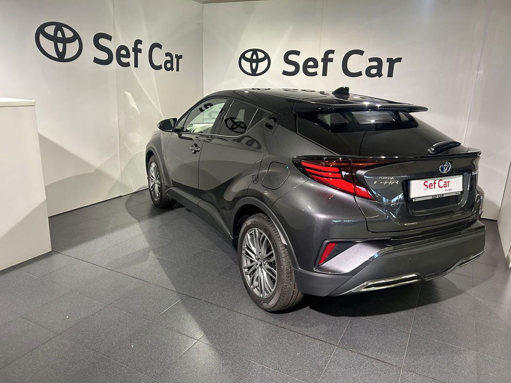 Toyota Toyota C-HR nuova a Milano (5)