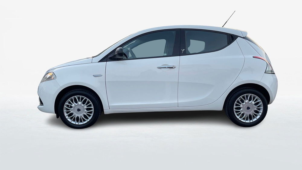 Lancia Ypsilon usata a Parma (3)