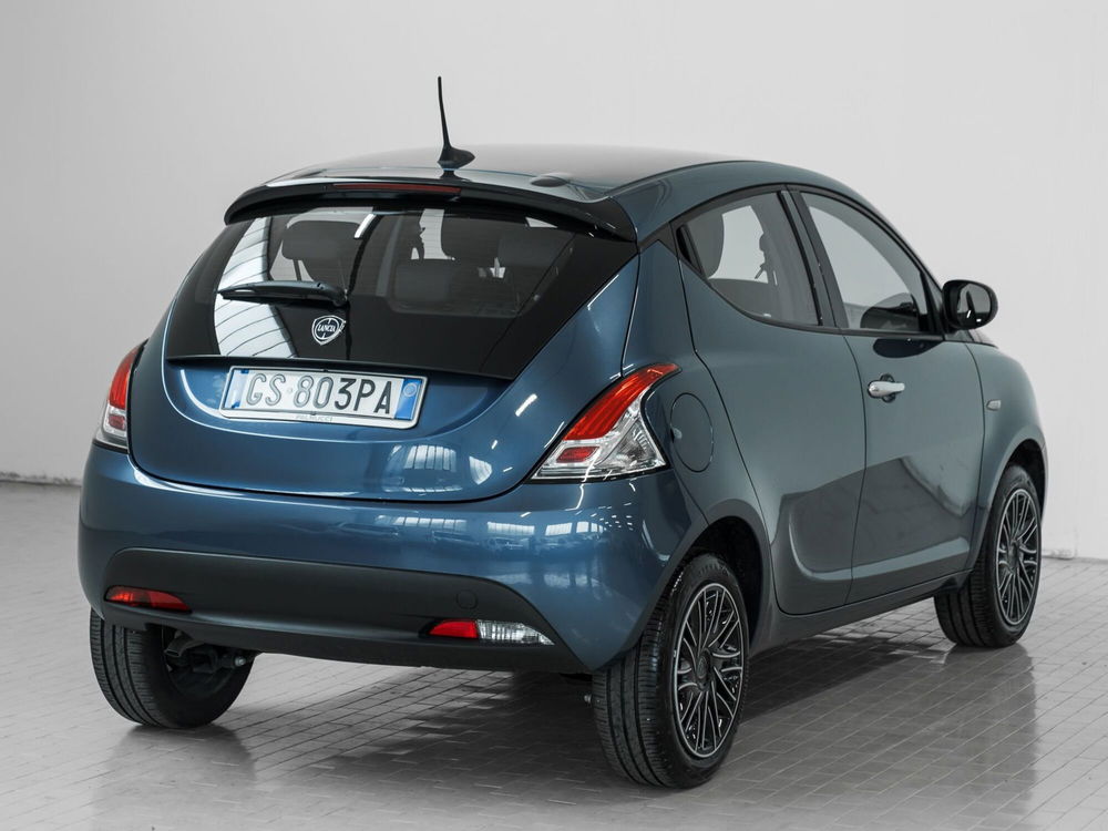 Lancia Ypsilon usata a Prato (6)