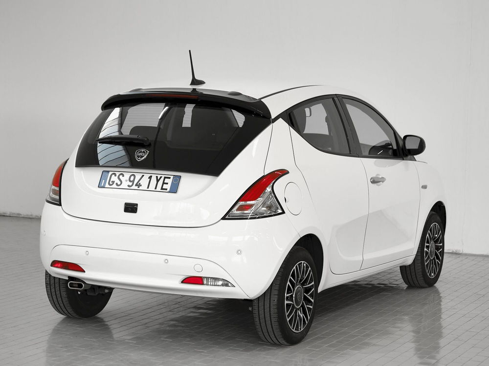 Lancia Ypsilon usata a Prato (5)