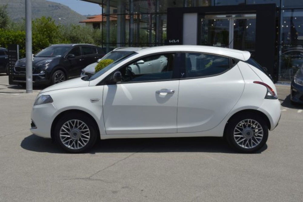 Lancia Ypsilon usata a Latina (4)