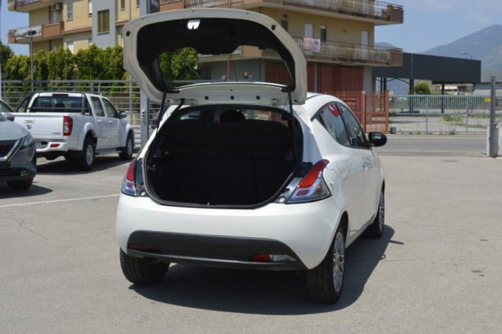 Lancia Ypsilon usata a Latina (7)