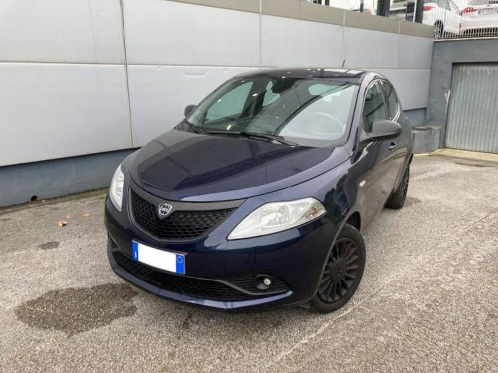 Lancia Ypsilon nuova a Ancona