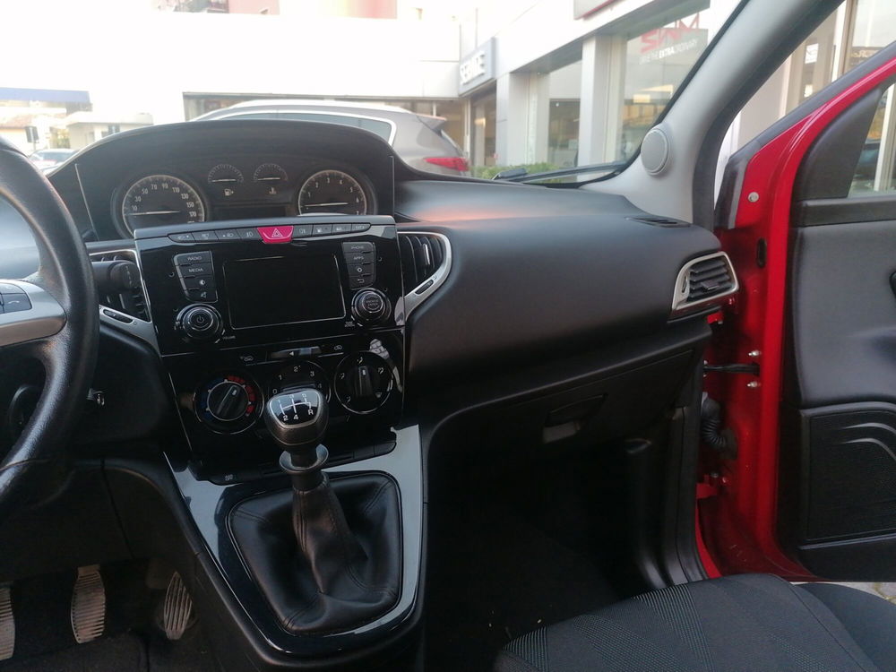 Lancia Ypsilon usata a Brescia (9)