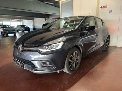 Renault Clio TCe 12V 90 CV 5 porte Moschino Intens del 2019 usata a Borgaro Torinese