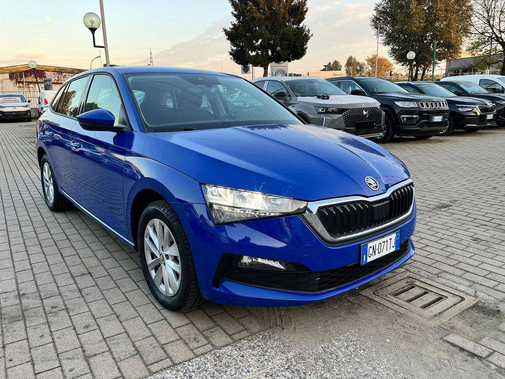 Skoda Scala usata a Milano (3)