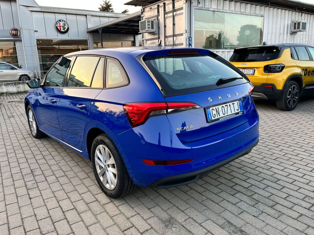 Skoda Scala usata a Milano (6)