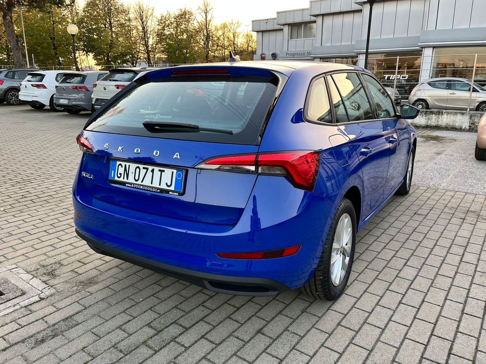 Skoda Scala usata a Milano (7)