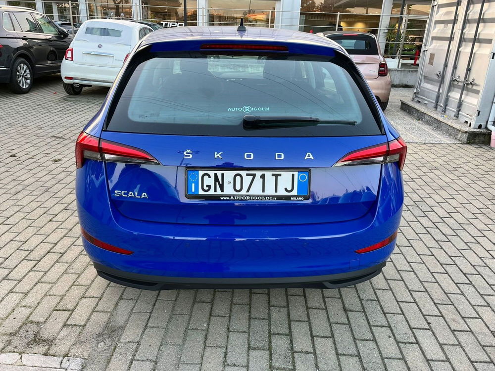 Skoda Scala usata a Milano (8)