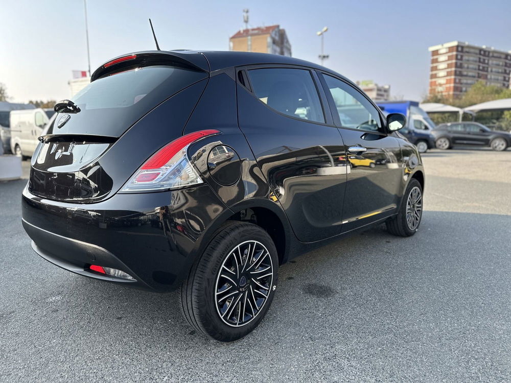 Lancia Ypsilon nuova a Torino (7)