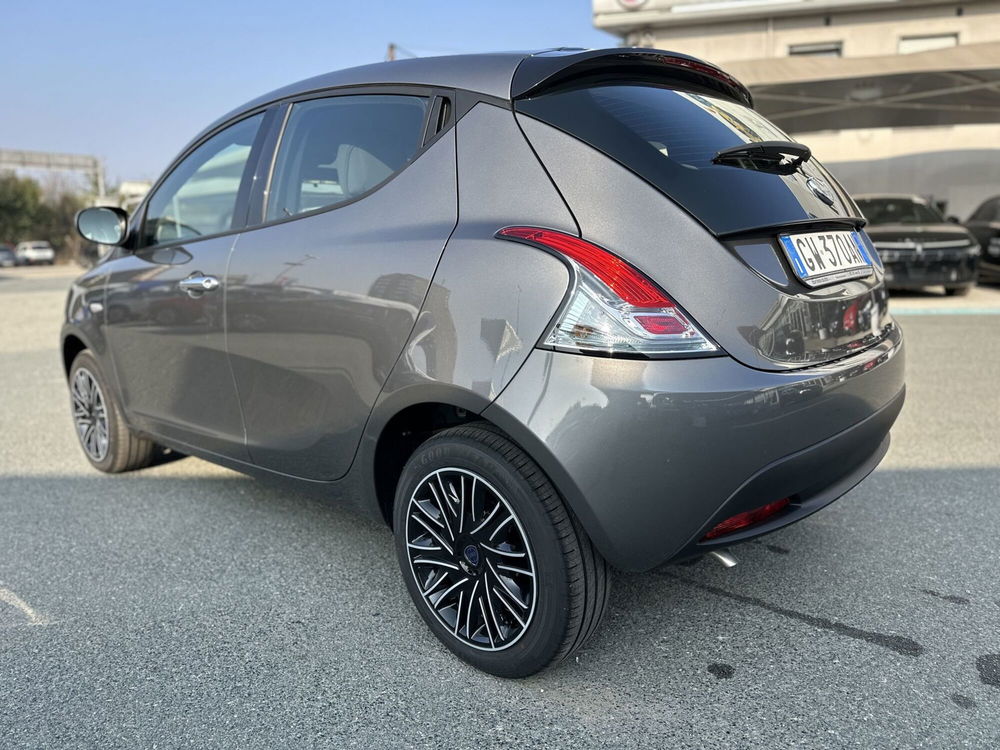 Lancia Ypsilon nuova a Torino (5)