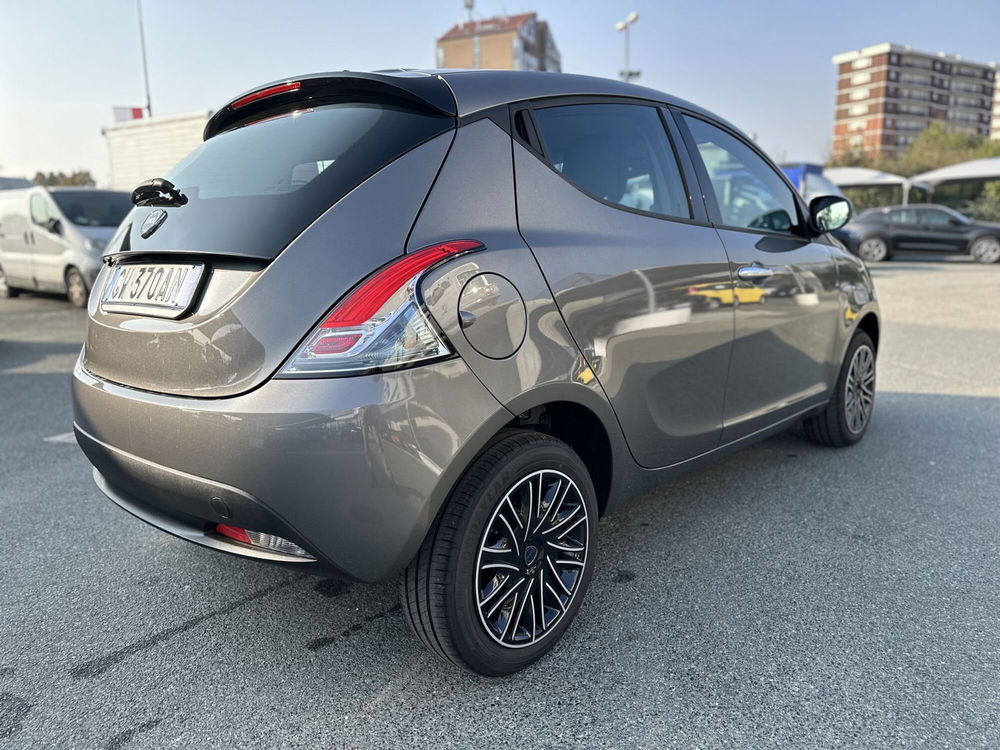 Lancia Ypsilon nuova a Torino (7)