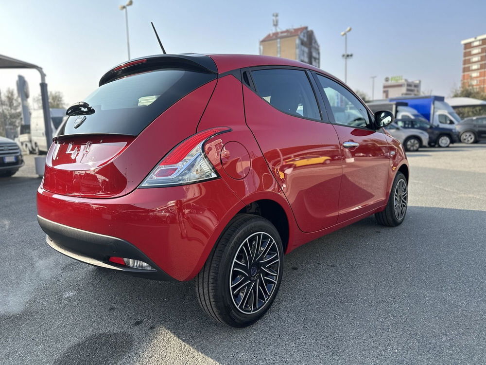 Lancia Ypsilon nuova a Torino (7)