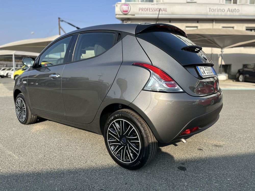 Lancia Ypsilon nuova a Torino (5)