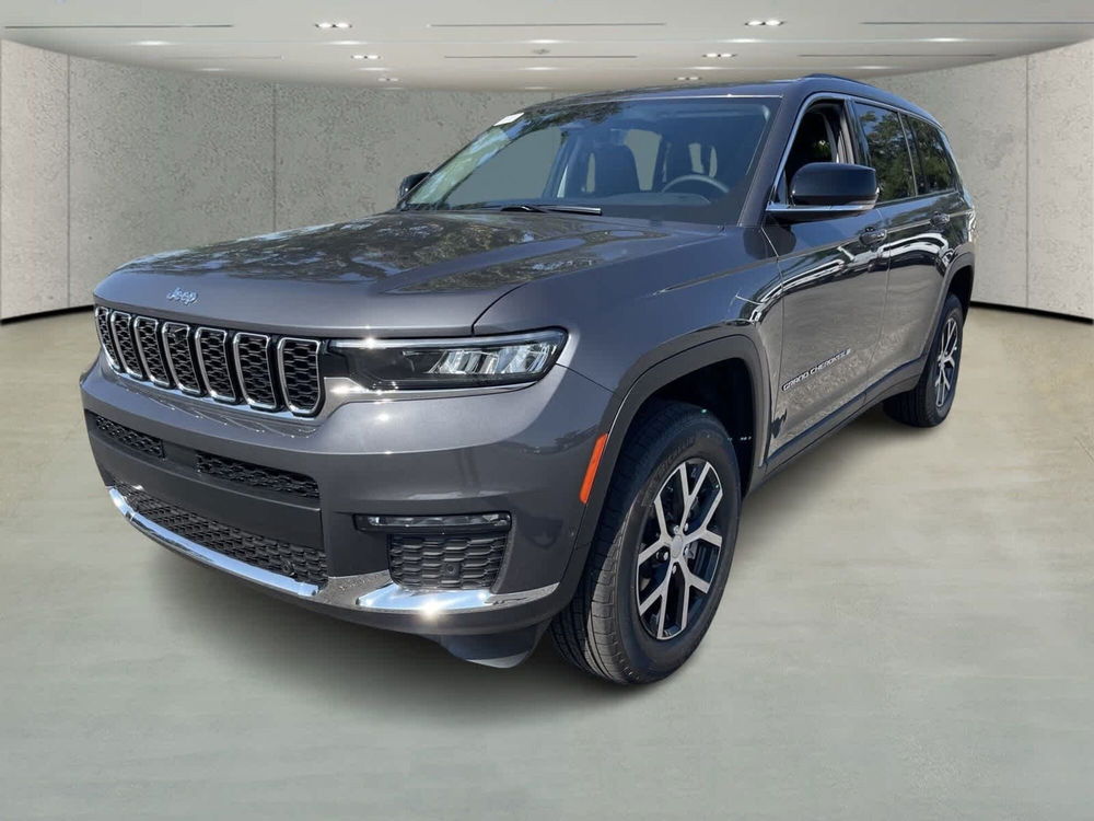 Jeep Grand Cherokee nuova a Torino (3)