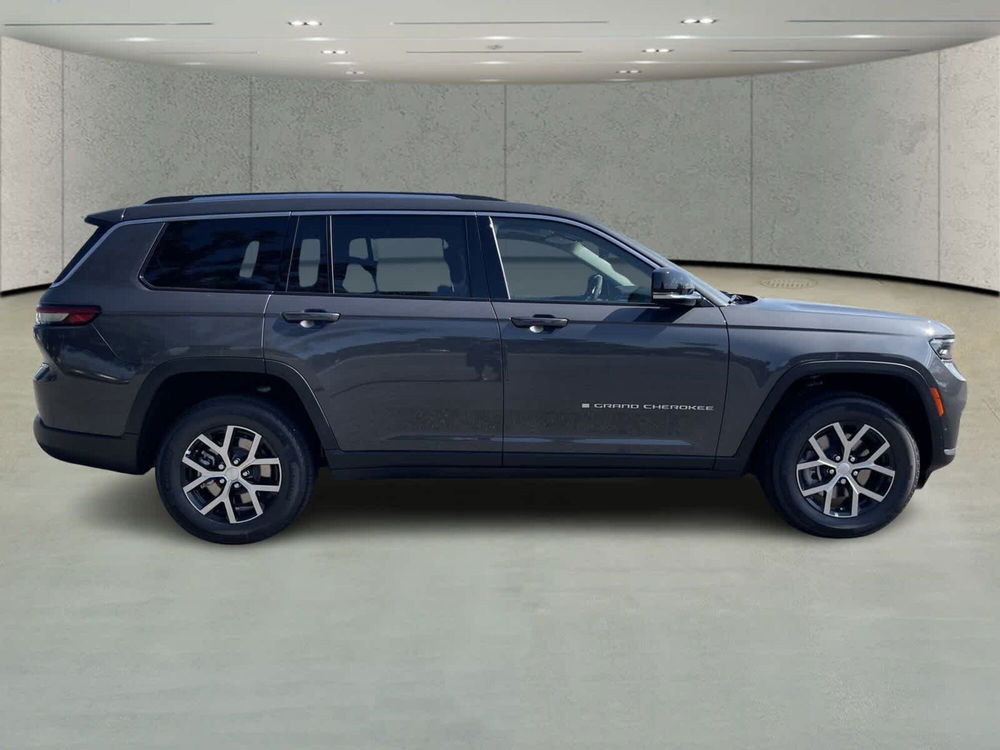 Jeep Grand Cherokee nuova a Torino (7)