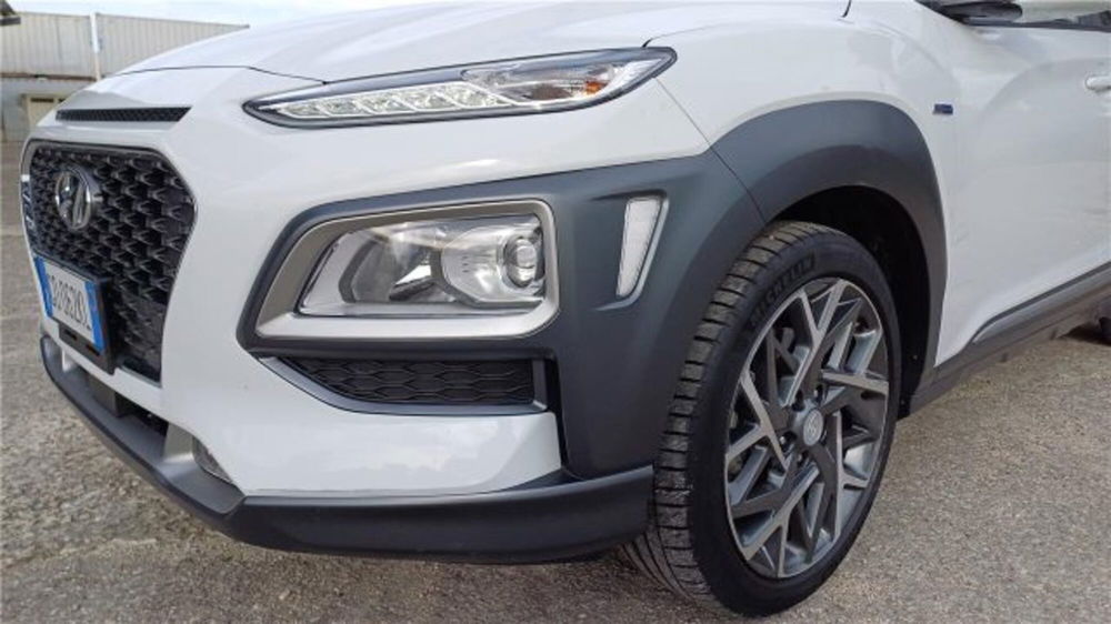 Hyundai Kona usata a Bari (8)