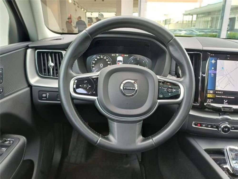 Volvo XC60 usata a Bari (14)