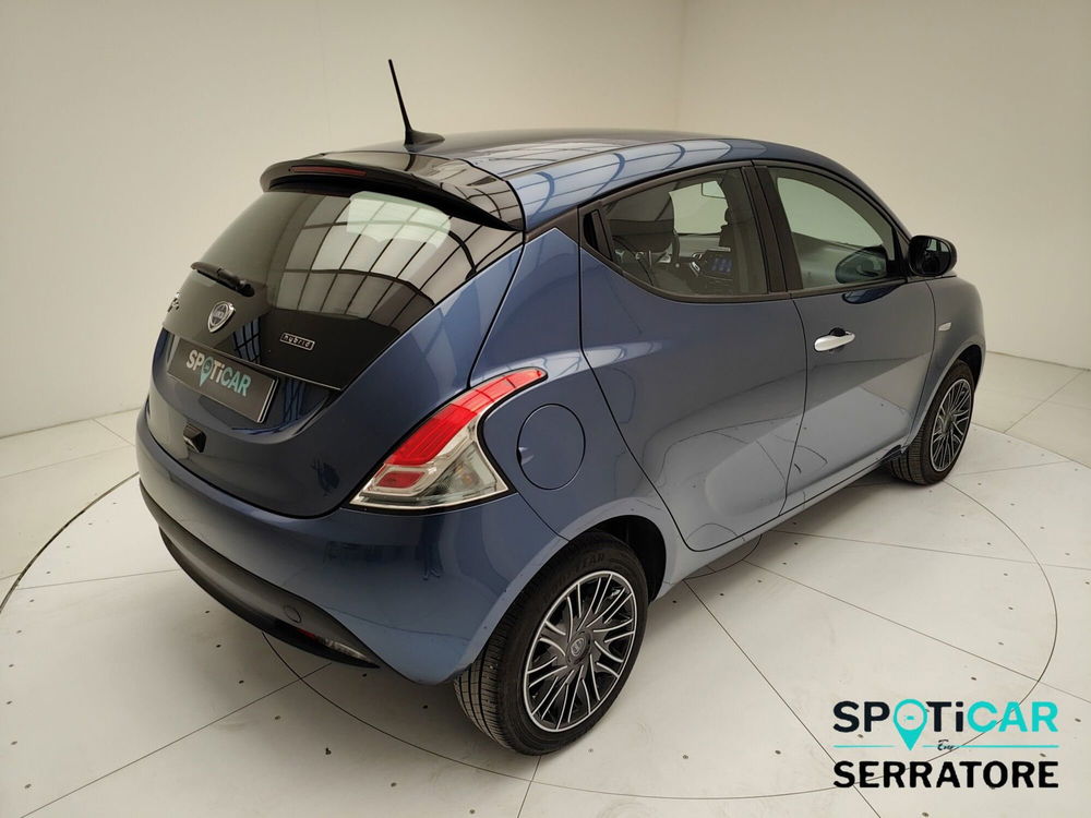 Lancia Ypsilon usata a Como (5)