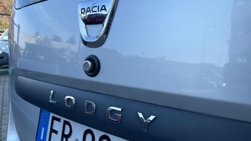 Dacia Lodgy usata a Varese (14)